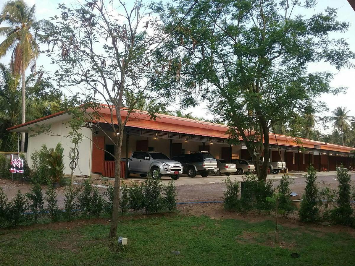 ไออุ่นรีสอร์ท Bang Saphan Exterior foto